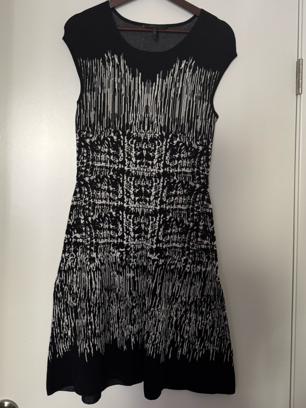 BCBGMaxAzria Black and White Printed Cap-Sleeve Midi Dress